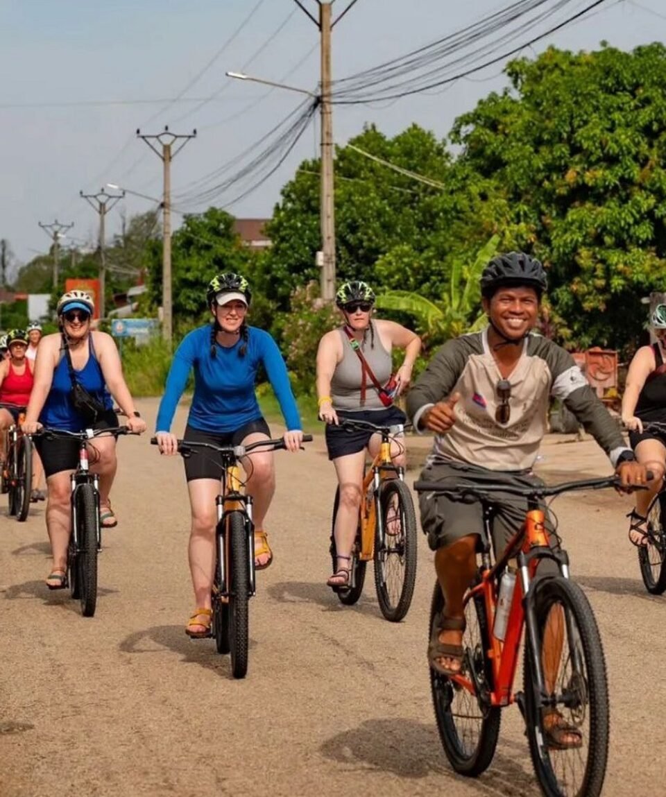 Phnom Penh Silk Island Cycling Tour: Ultimate Mekong River Half-Day Bike Adventure